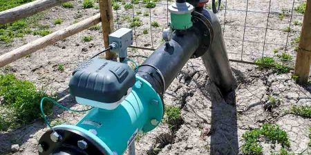 Flowmeter on the pipe